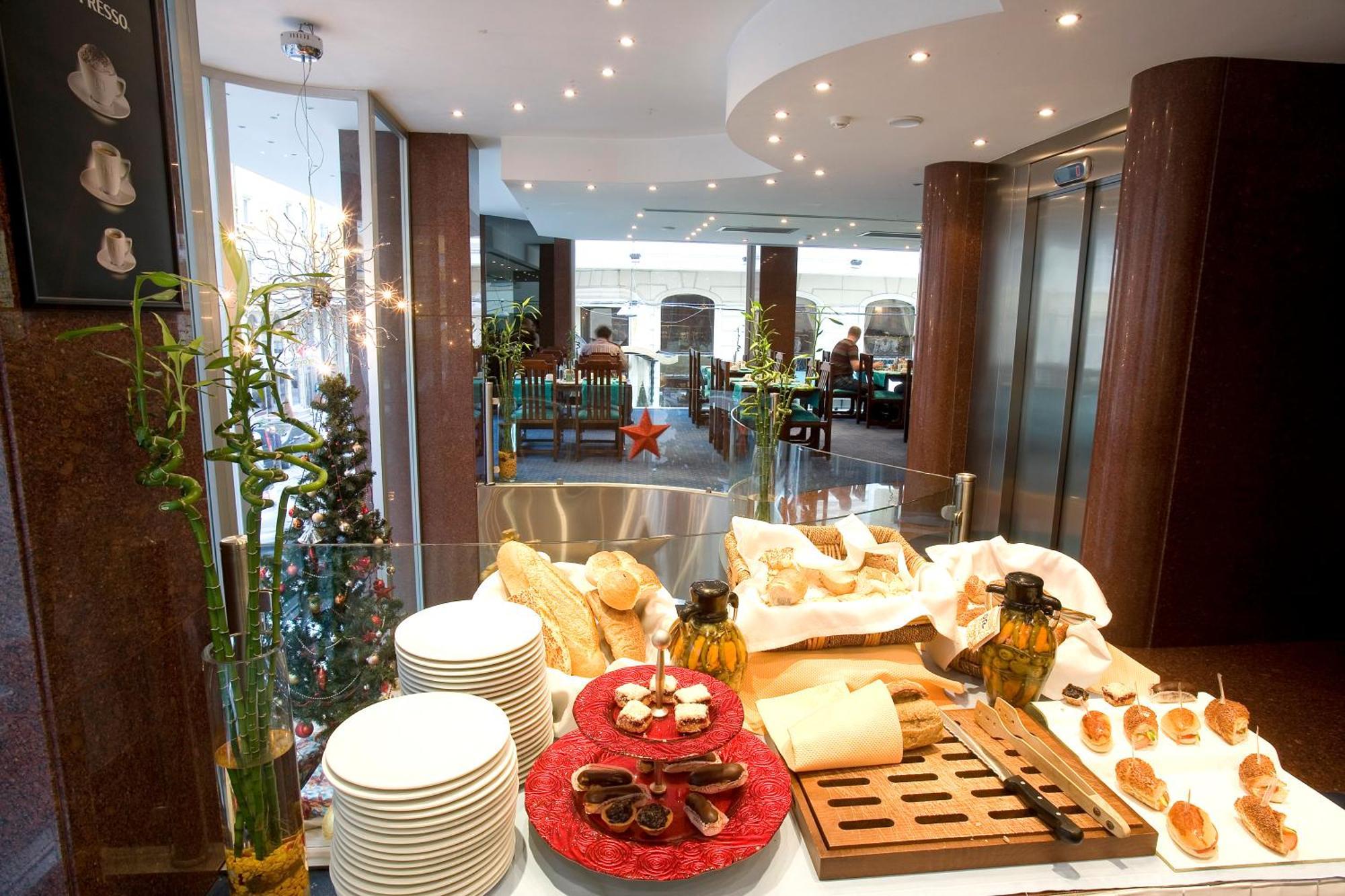 Sv Business Hotel Taksim Истанбул Екстериор снимка